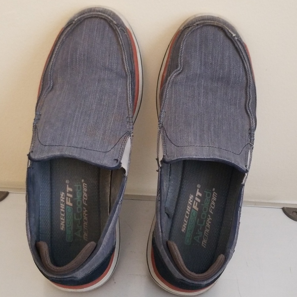 Sketchers slip on mens shoes